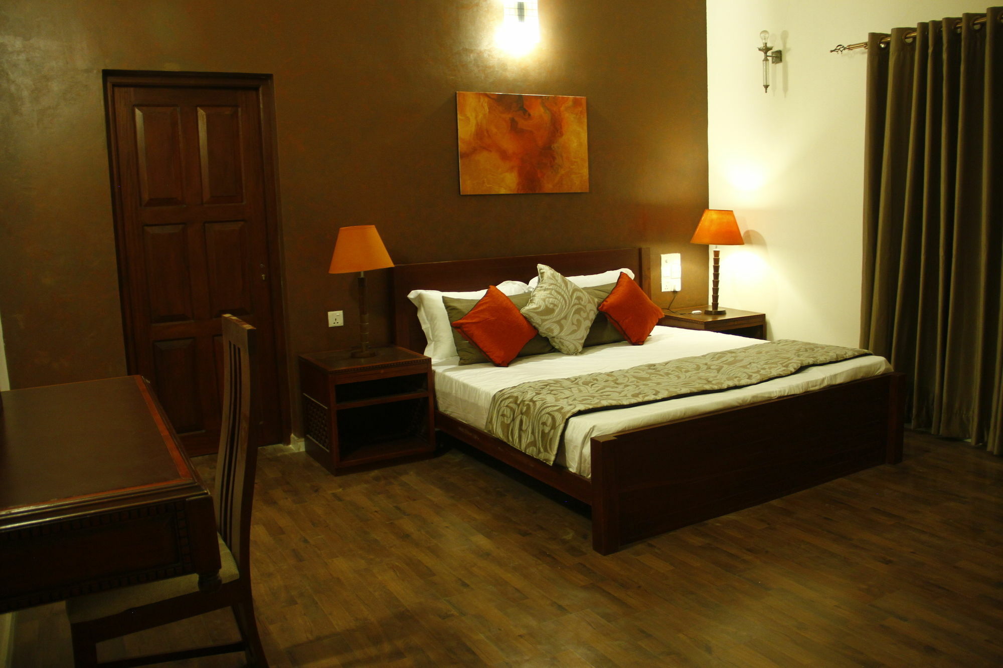 The Canes Boutique Hotel 4*